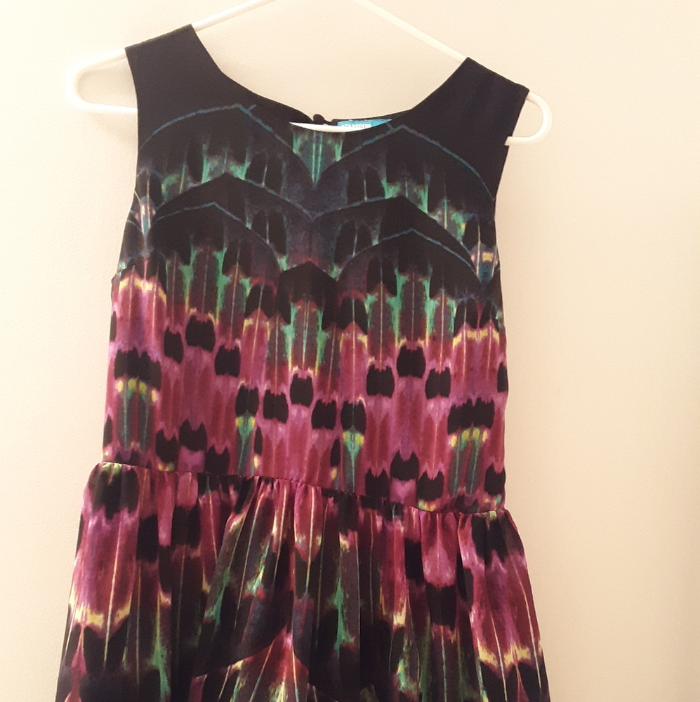 Colorful dress with pockets